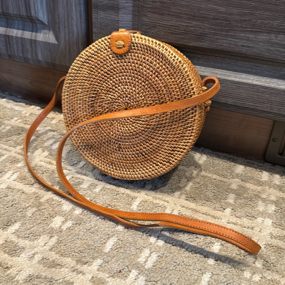 **Poppy + Sage Handwoven Rattan Crossbody Bag**